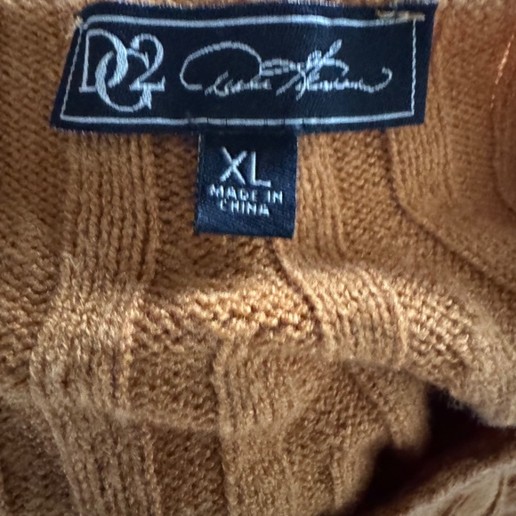 DG2 Sweater - Picture 5 of 5